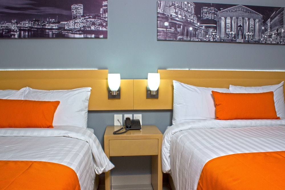 Urbainn Hotel 12/39