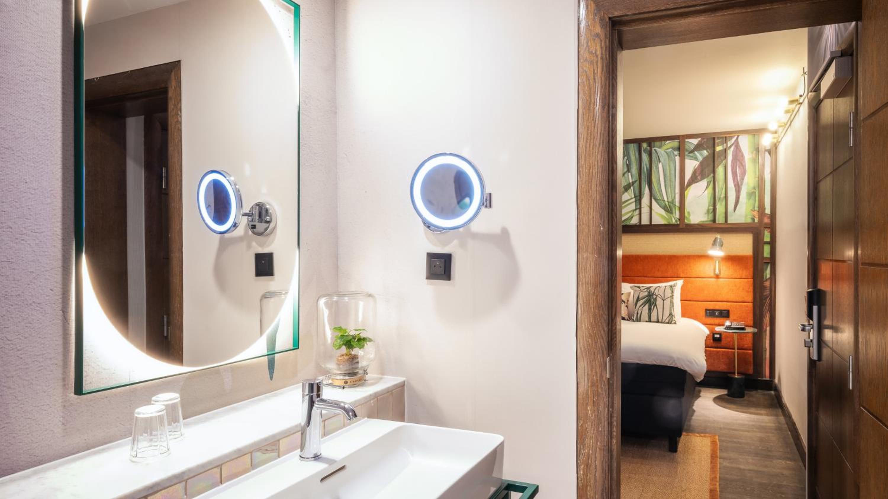 غرفة قياسية بسرير كينج وسرير كوين، Hotel Indigo Brussels - City by IHG 6/8