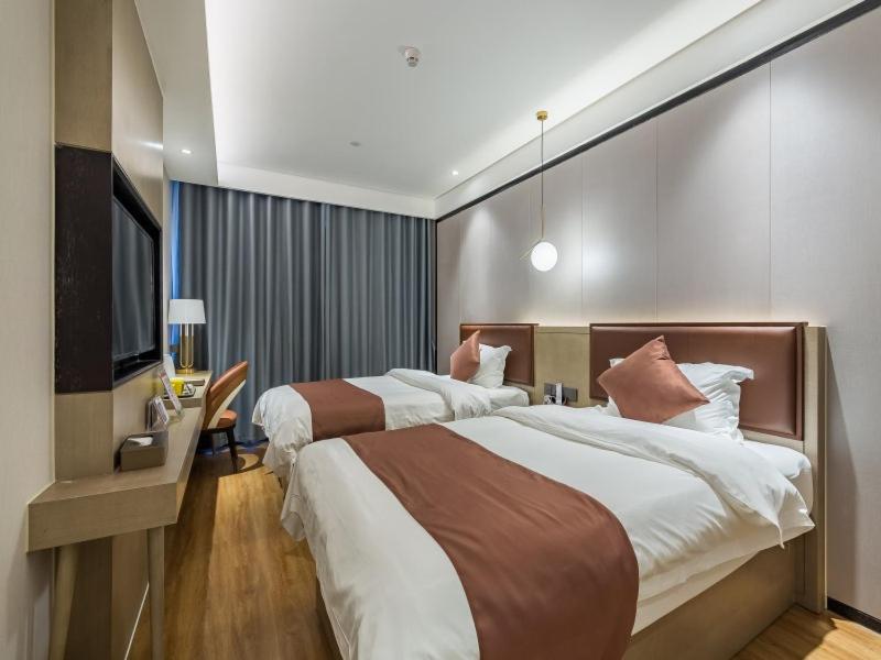 GreenTree Eastern Xuzhou High Speed Railway Station West Exit Station Hotel 27/60