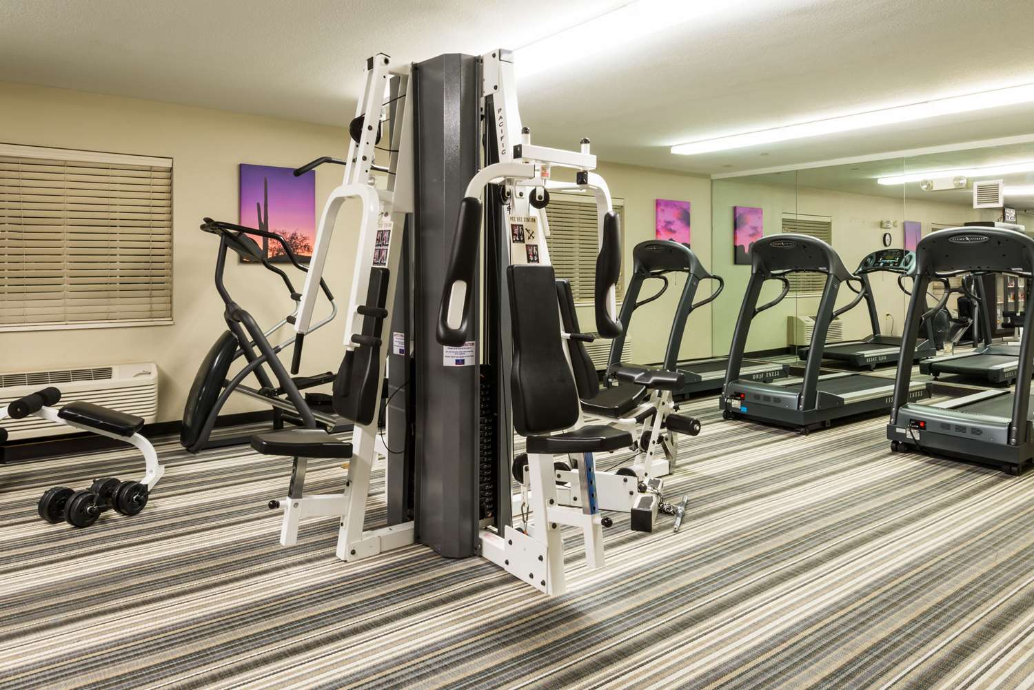 Sonesta Simply Suites Detroit Troy 15/27