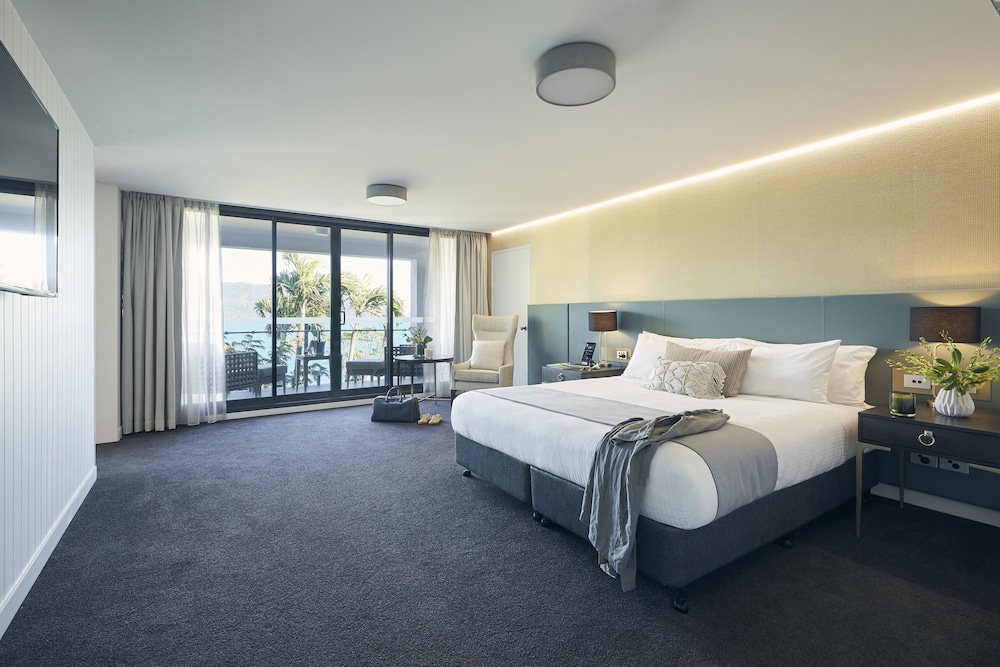 Serenity, Suite, King Bed, Ocean View
