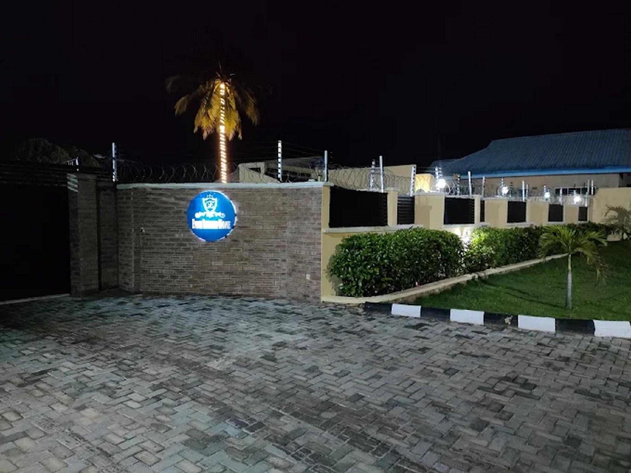 Pentagon Luxury Suites Enugu 25/28
