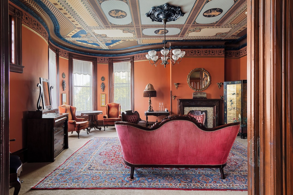 Chateau Tivoli Bed and Breakfast 2/50