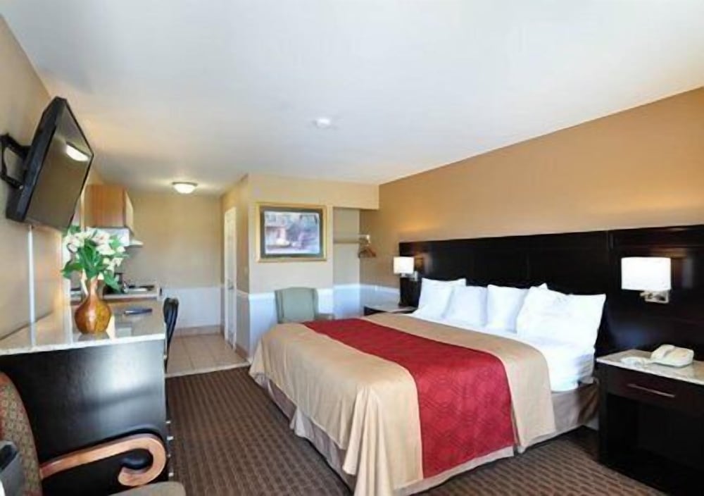 Econo Lodge Princess Anne 16/40