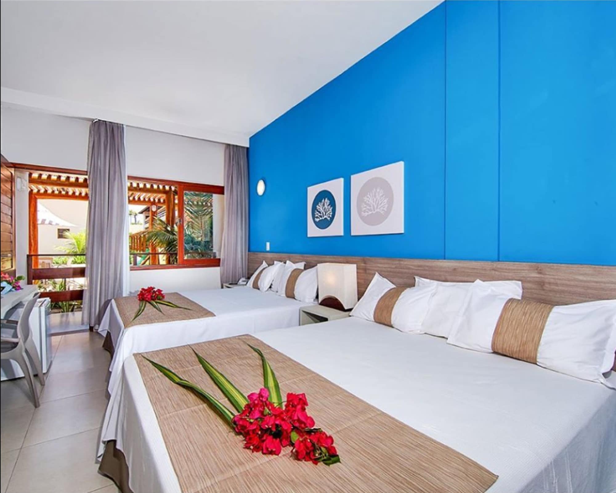 ROOM, QUADRUPLE