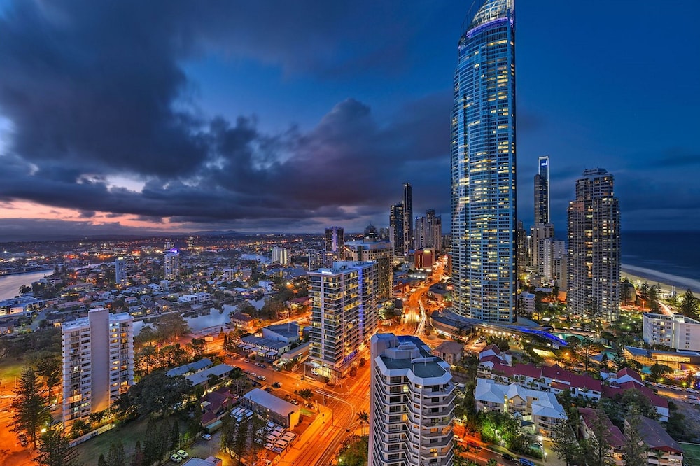 Artique Surfers Paradise 68/74