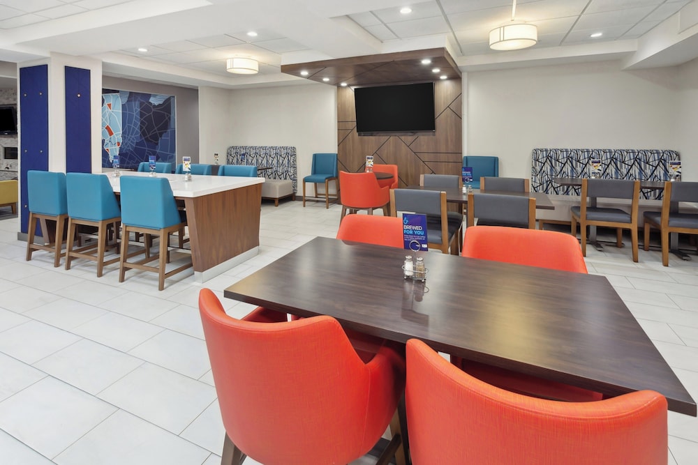 Holiday Inn Express Hotel Suites Pekin Peoria Area 58/62