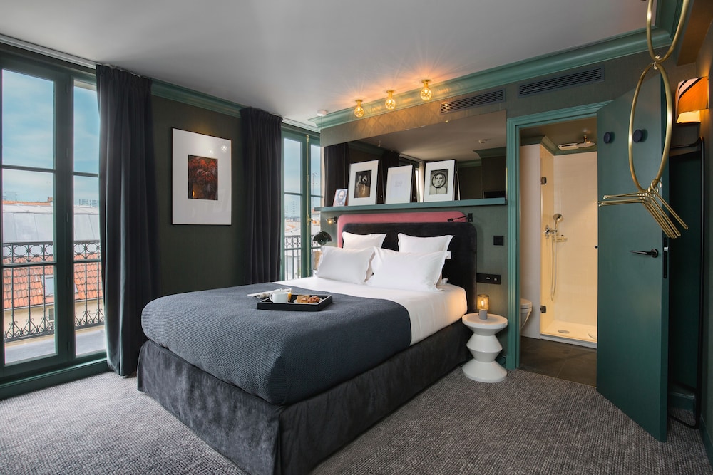 Bob Hotel 5/42