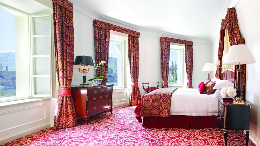 Four Seasons Hotel Prague 7/47