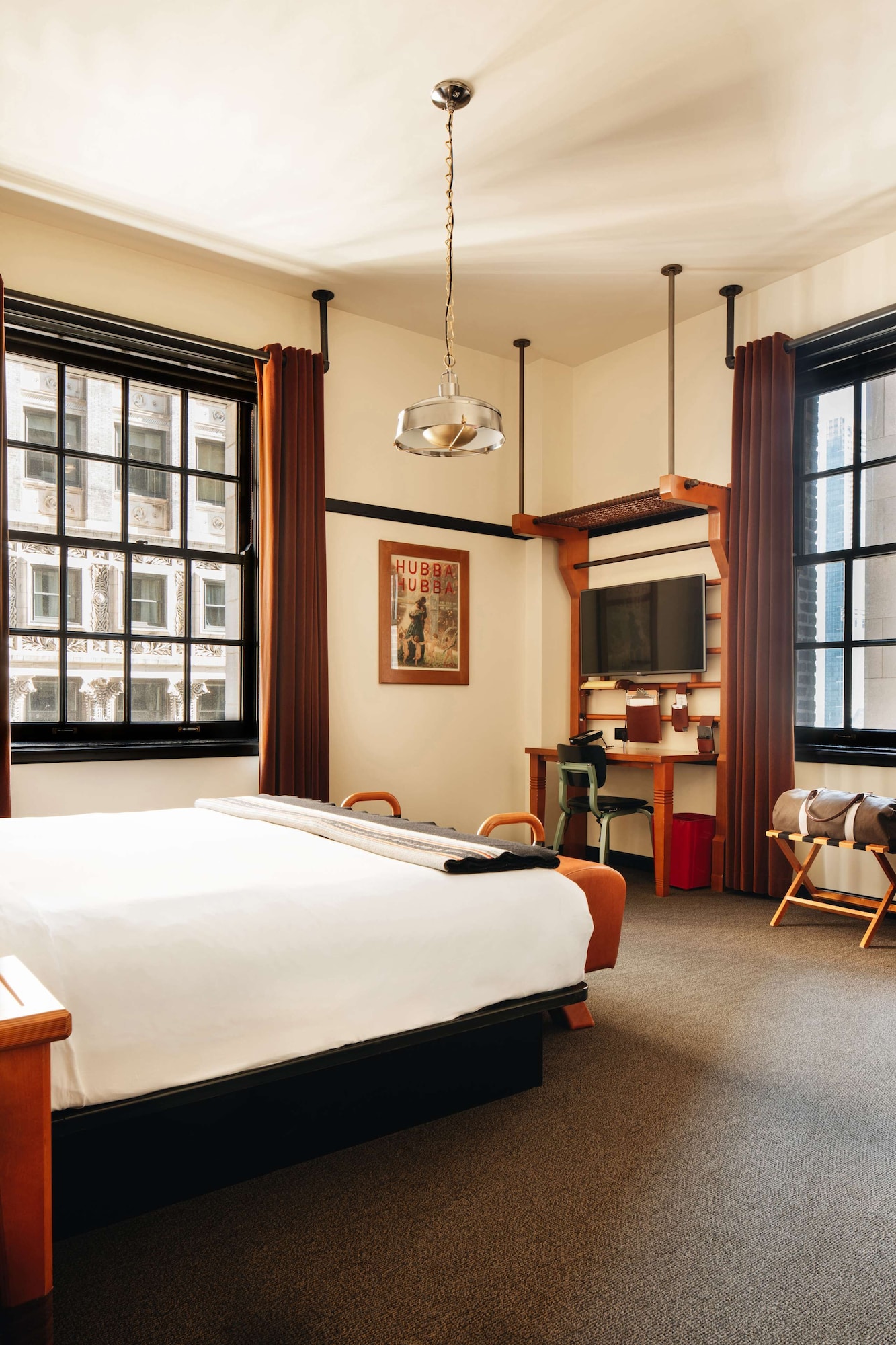 MADISON, KING BED, WITH VIEW, CORNER