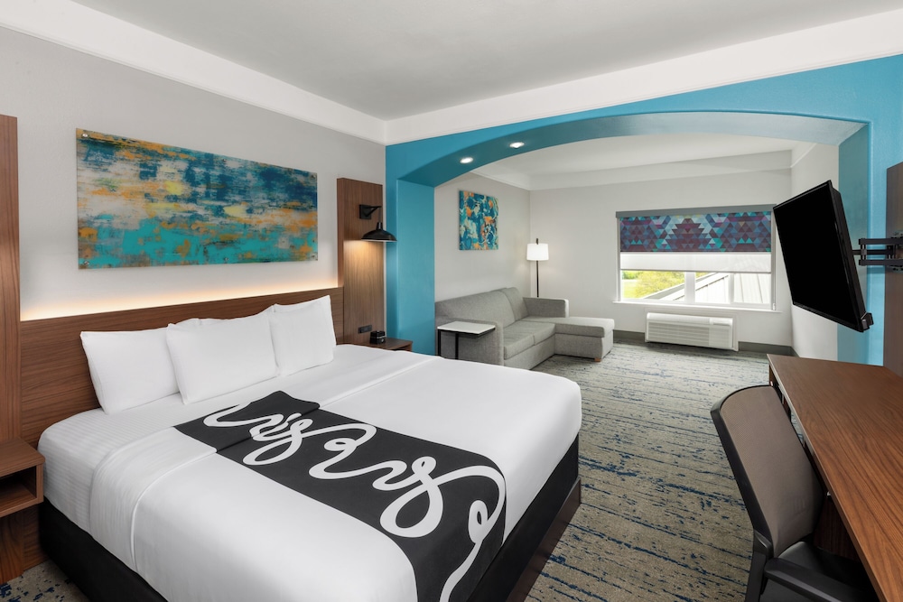 La Quinta Inn & Suites by Wyndham Angleton 19/50