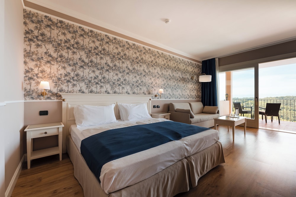 1 BEDROOM, JUNIOR SUITE, LAKE VIEW