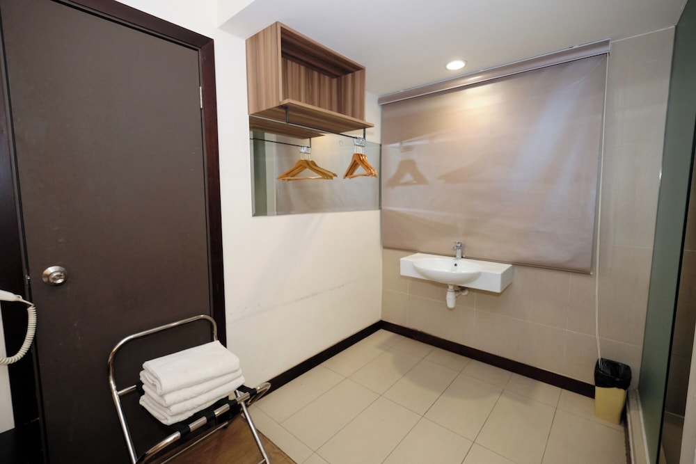 Memoire Hornbill Hotel 36/37