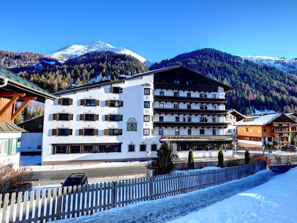 HOTEL ARLBERG 4/29