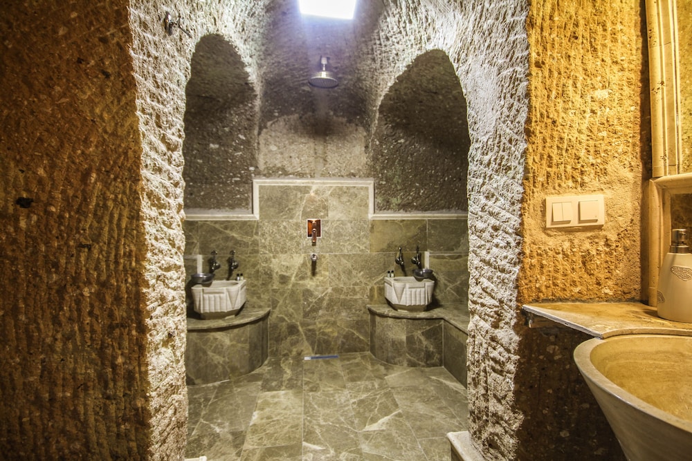 Heaven Cave House 5/64