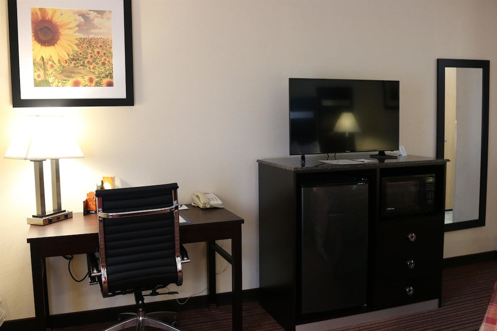 Best Western Parsons Inn 26/33