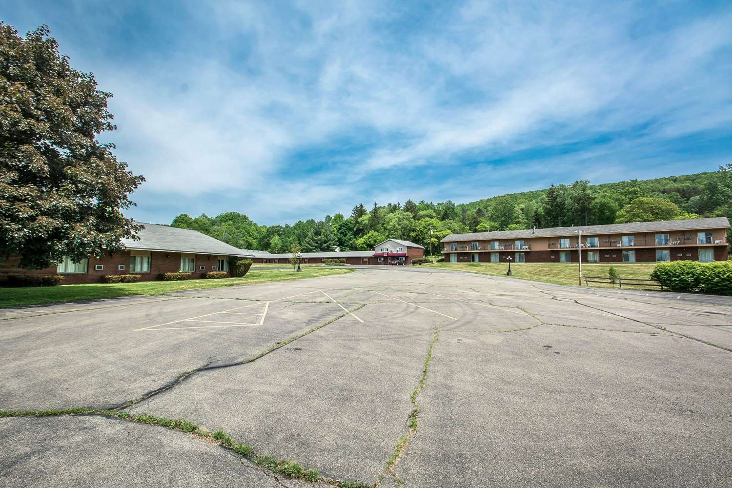 Econo Lodge Hornell 41/41