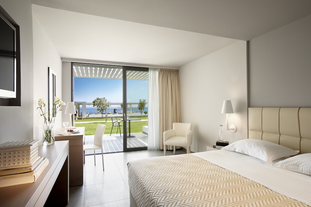 Lichnos Beach Hotel & Bungalows 10/50