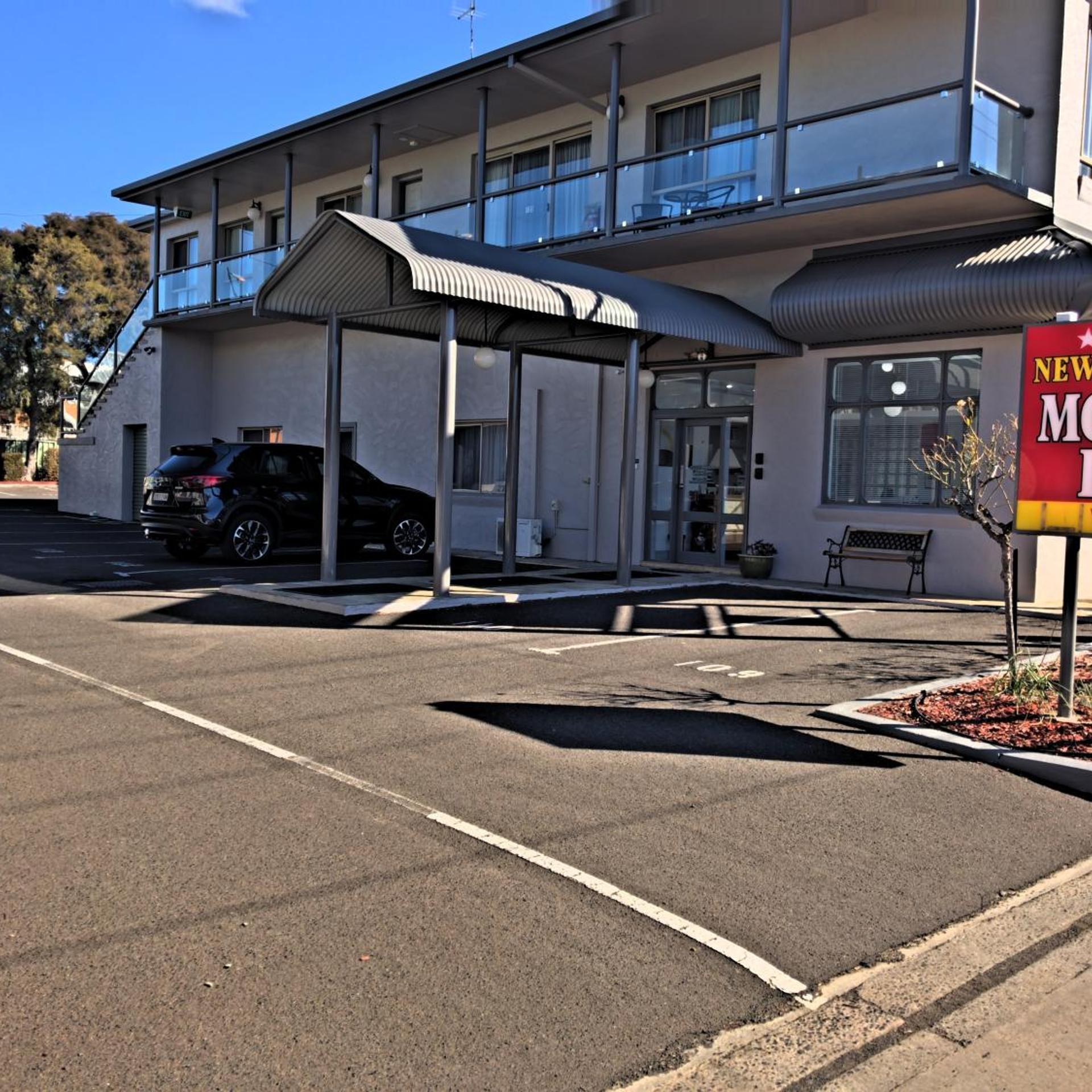 NEW ENGLAND MOTOR INN 33/40