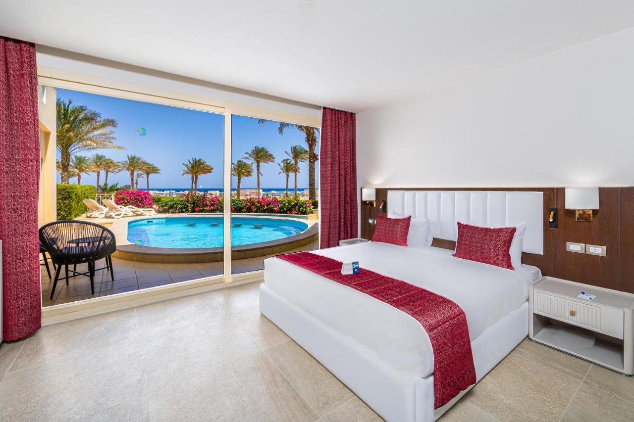 DELUXE POOL VIEW ROOM