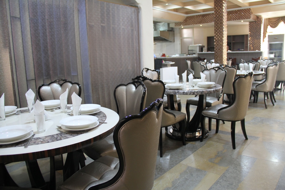 Emmad Furnished Hotel 32/50