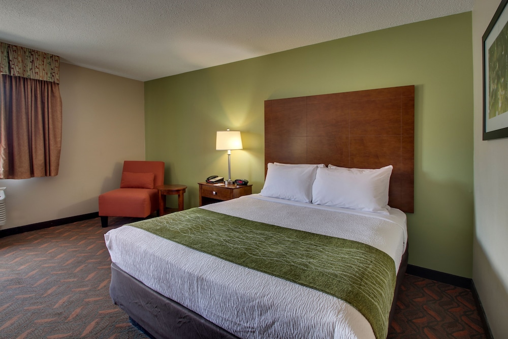 Greenfield Inn and Suites Elizabethtown KY I65 Exit 94 23/62