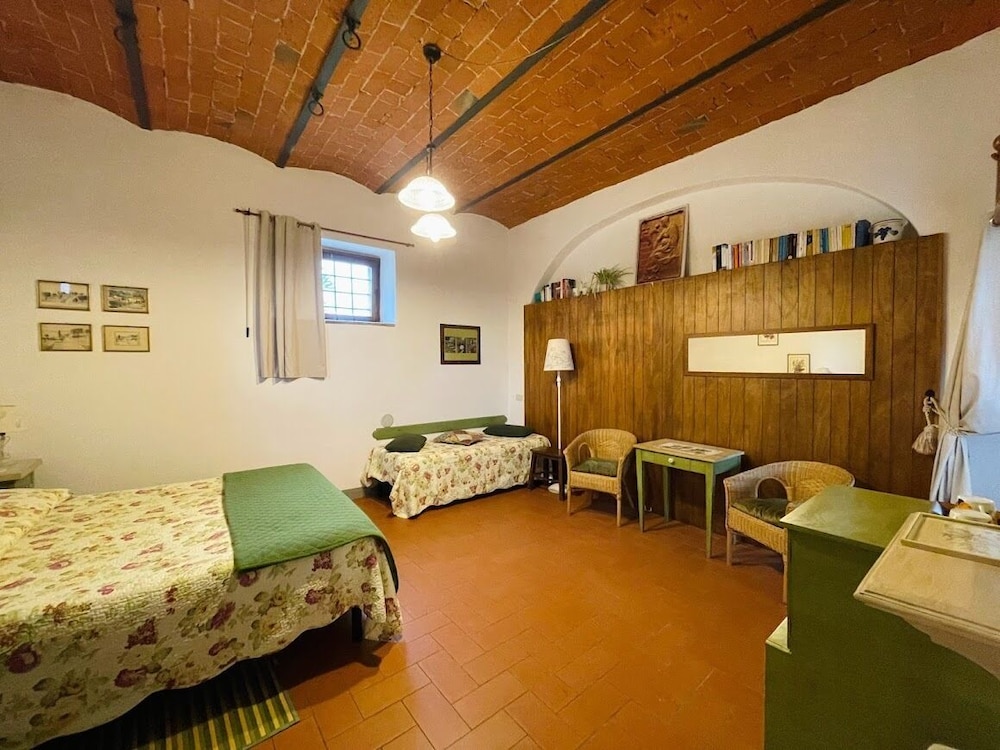 Fattoria Di Poggiopiano 26/50