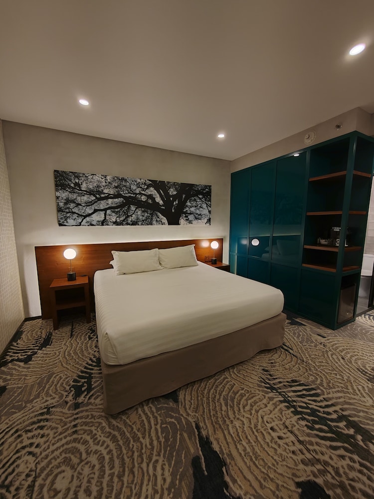 DELUXE, BALCONY
