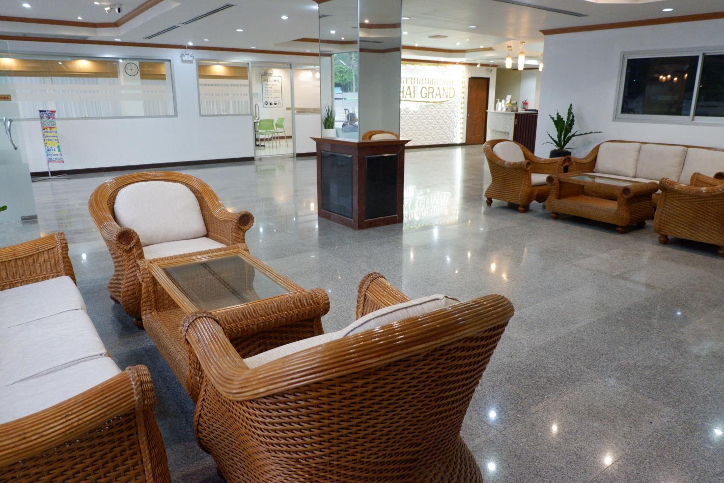 Auychai Grand Hotel 34/50