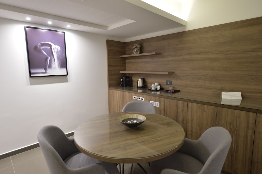 Zett Hotel Jounieh 31/43
