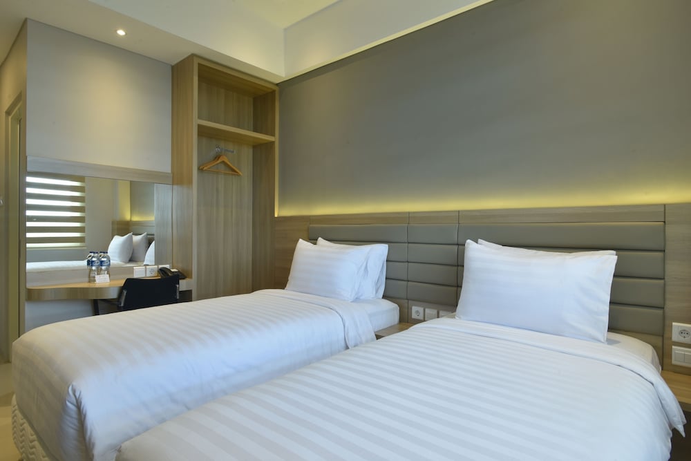 Grass Inn Hotel by Ergon Collections 4/19