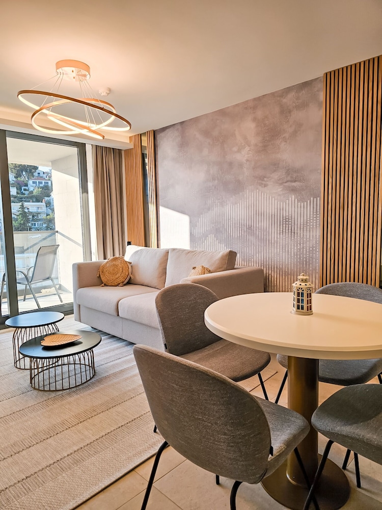 The New Mediteran Hotel Villa Edition 46/65