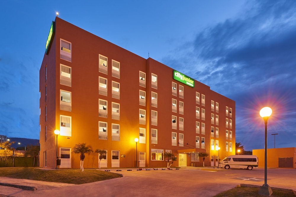 City Express Junior by Marriott Tuxtla Gutierrez Poliforum 4/54