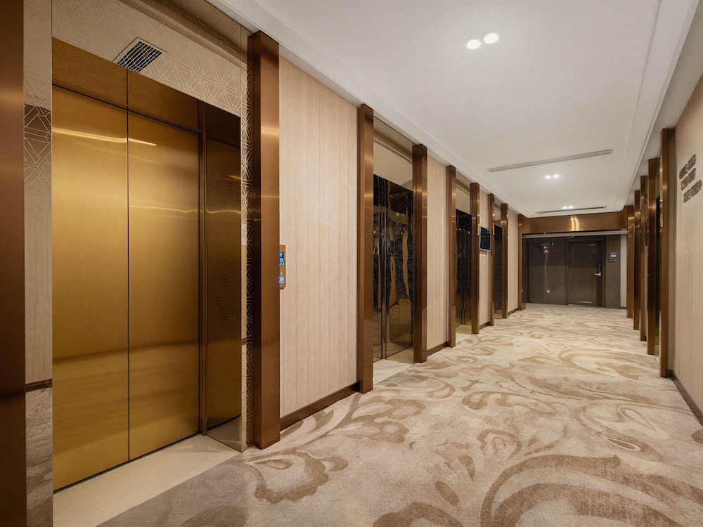 Mercure Chongqing Downtown 3/73