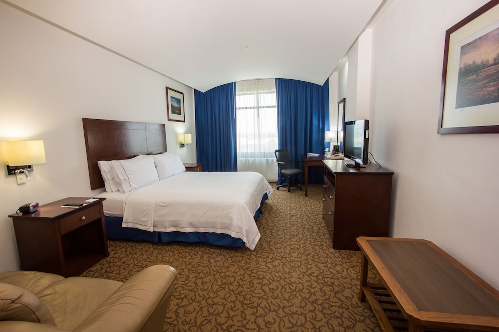 Holiday Inn Express Nuevo Laredo 11/51