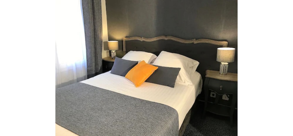 HOTEL DES AUGUSTINS 11/70