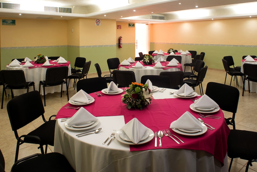 Hotel Del Gobernador 37/50