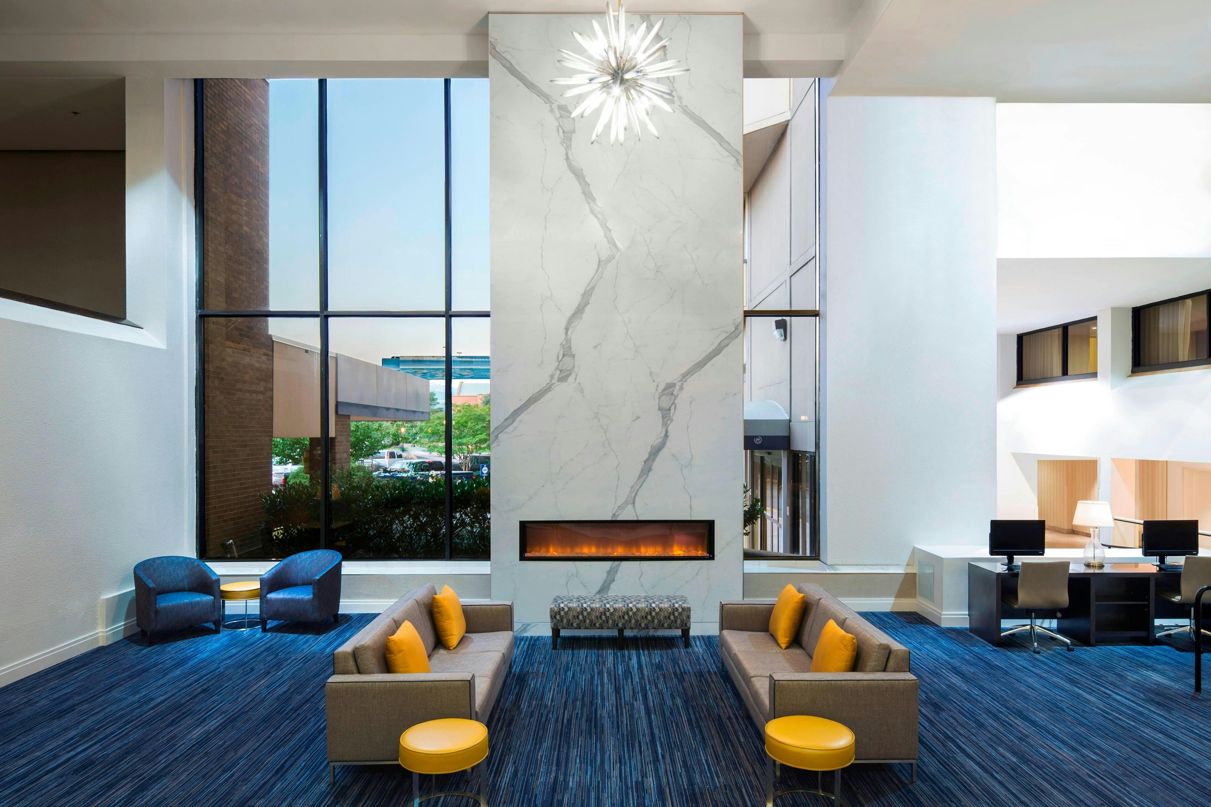 Sheraton Norfolk Waterside 22/55