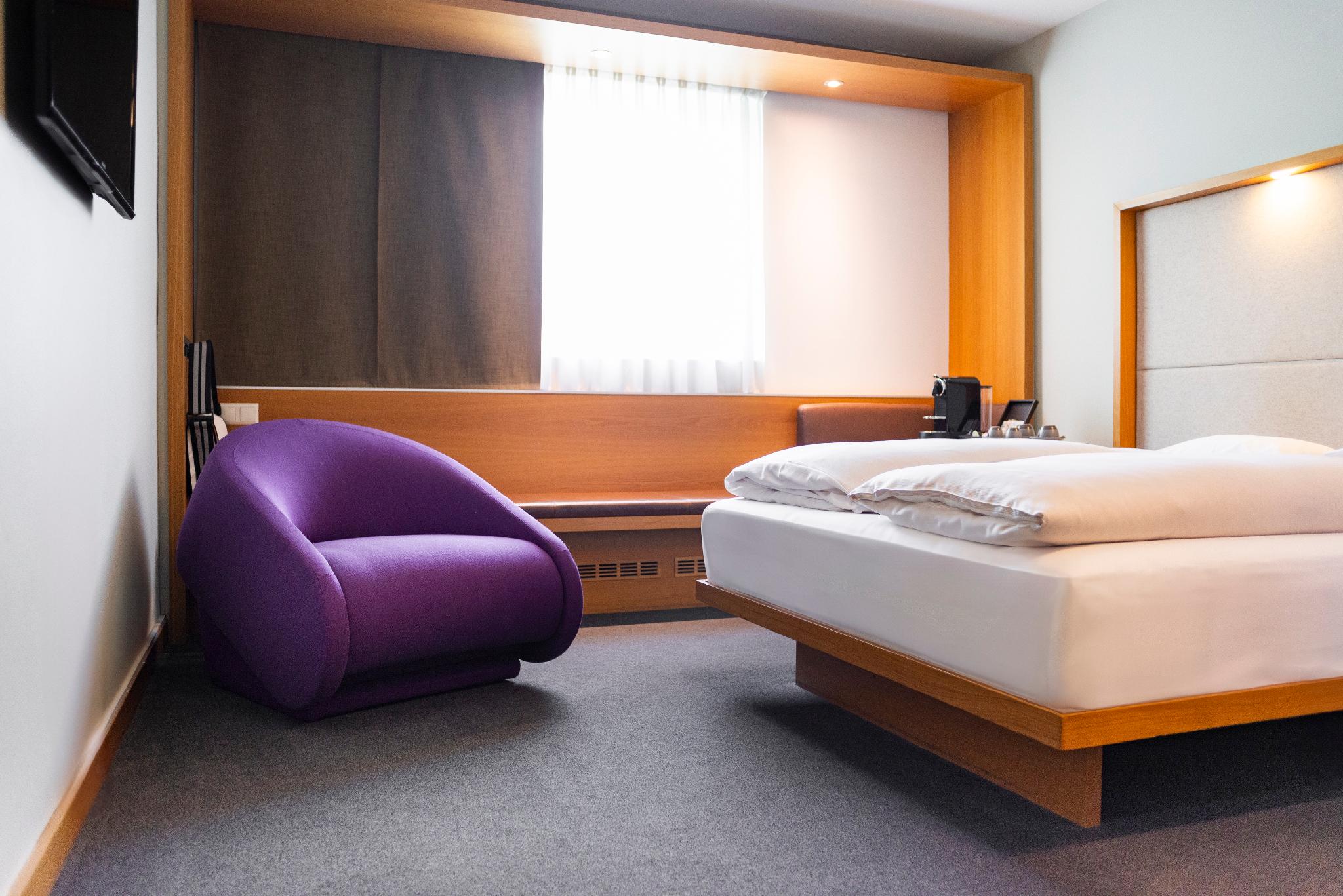 Casual, Double Bed