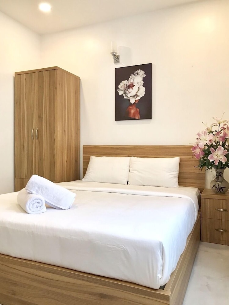 SUPERIOR, DOUBLE BED, CITY VIEW