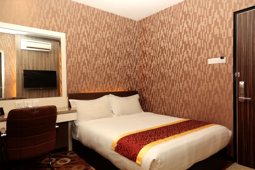 Golden Valley Hotel 11/46