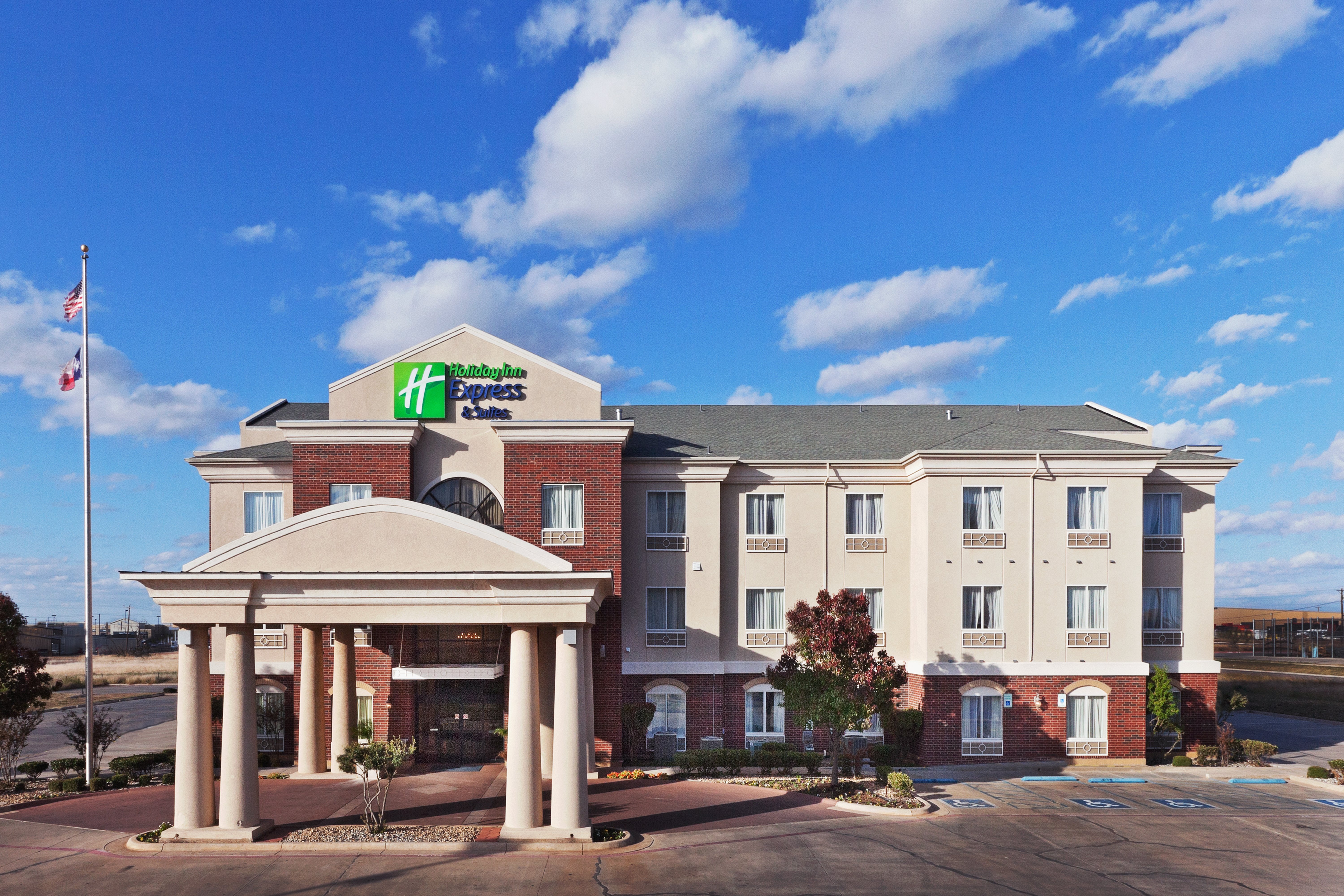 Holiday Inn Express And Suites 6/50