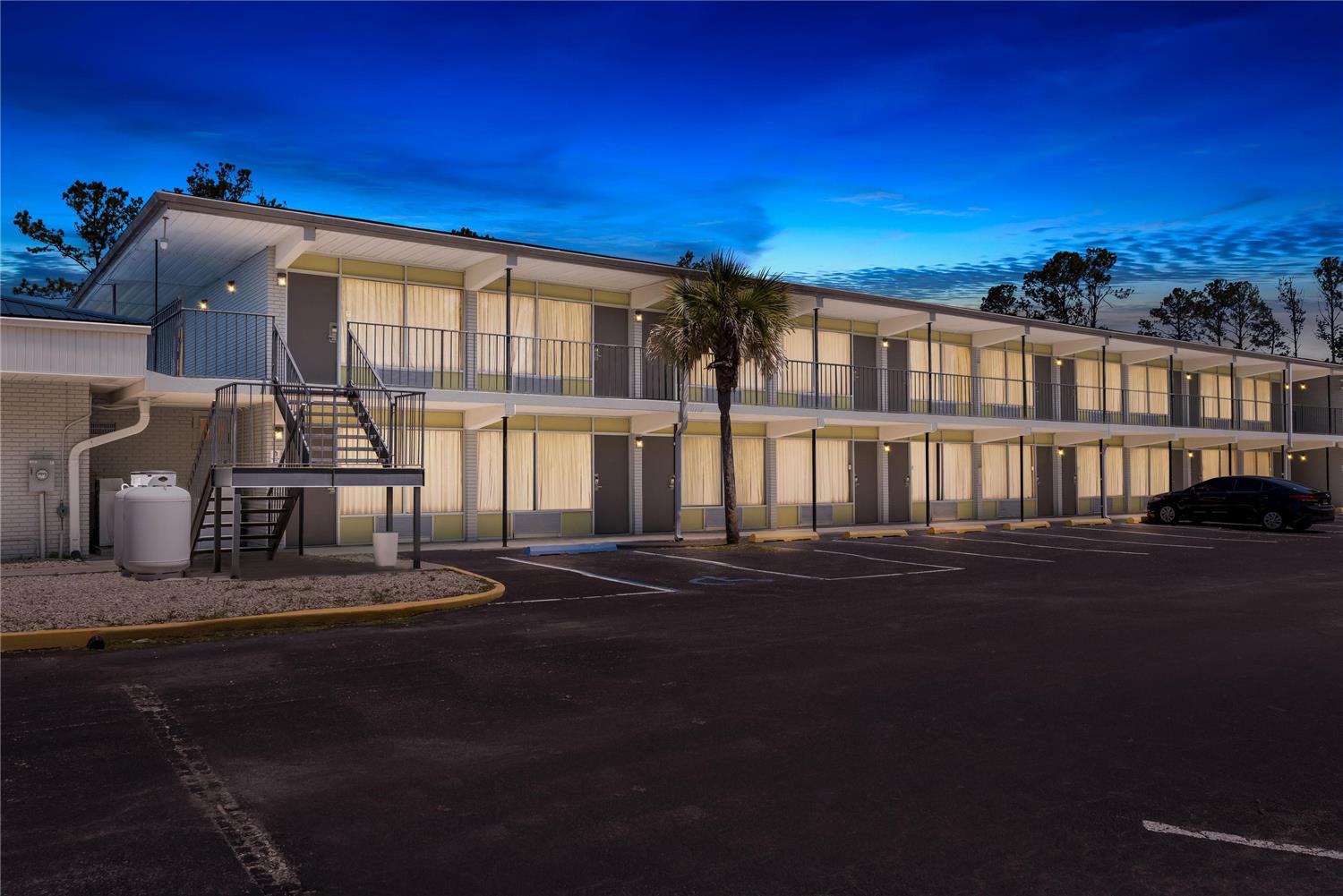 Econo Lodge Jennings, FL 5/30