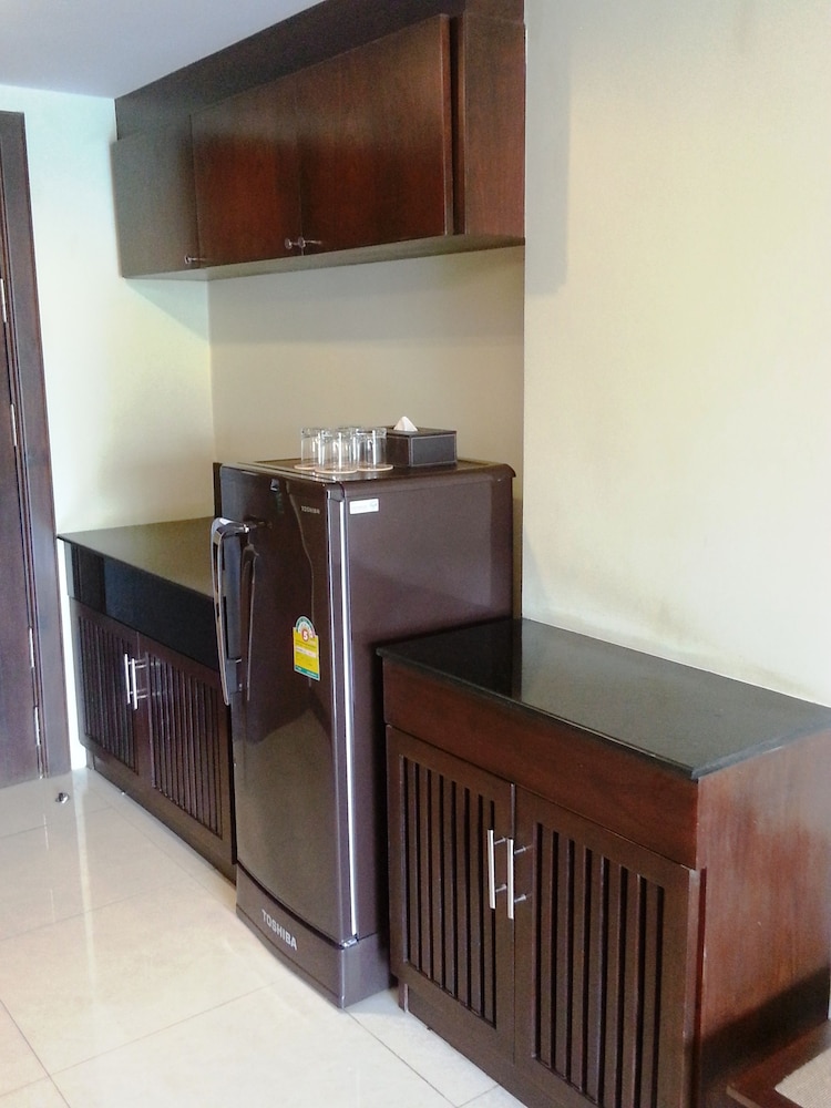 August Suites 13/69
