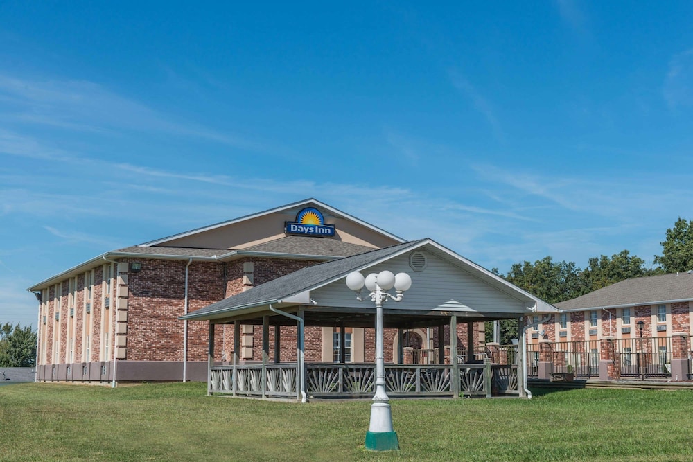 Days Inn by Wyndham Perryville 2/44
