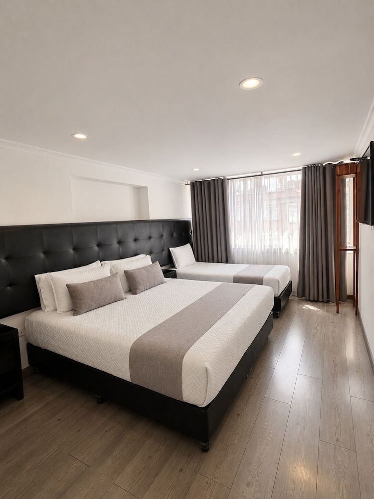Hotel Metro 26 15/63
