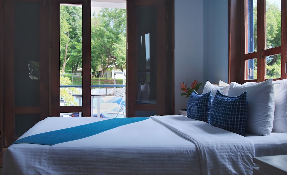 DELUXE, DOUBLE BED, CITY VIEW, BALCONY