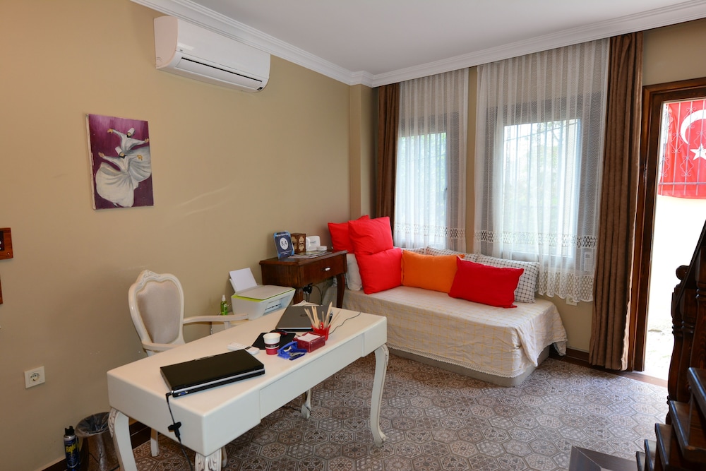 Hayriye Hanim Ege Hotel 24/35