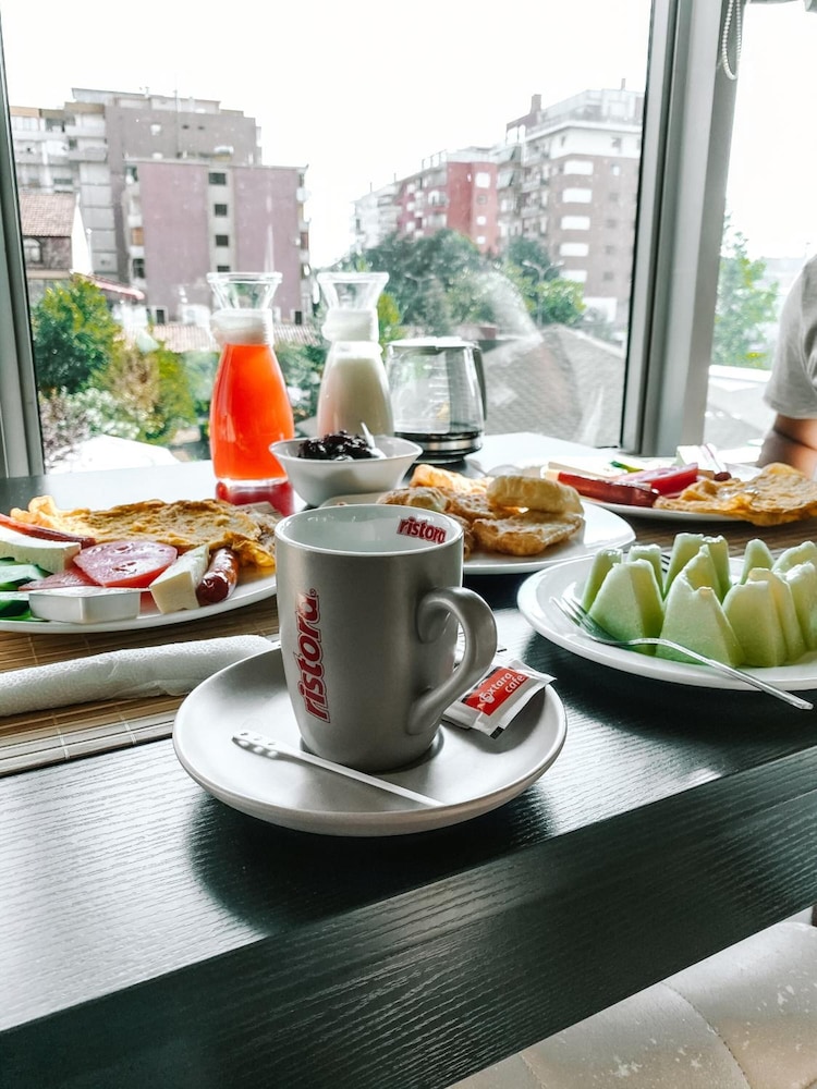 Kompleksi Arifi Hotel 36/50
