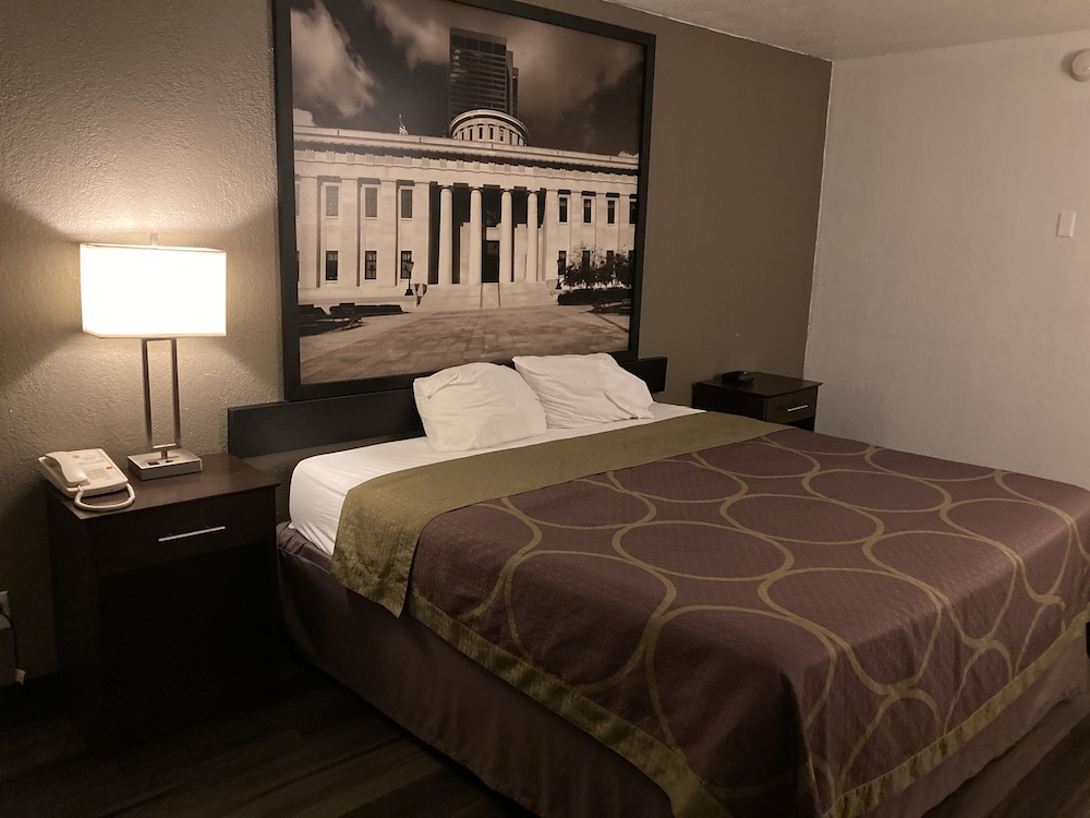 Super 8 By Wyndham Millbury/Toledo 15/54